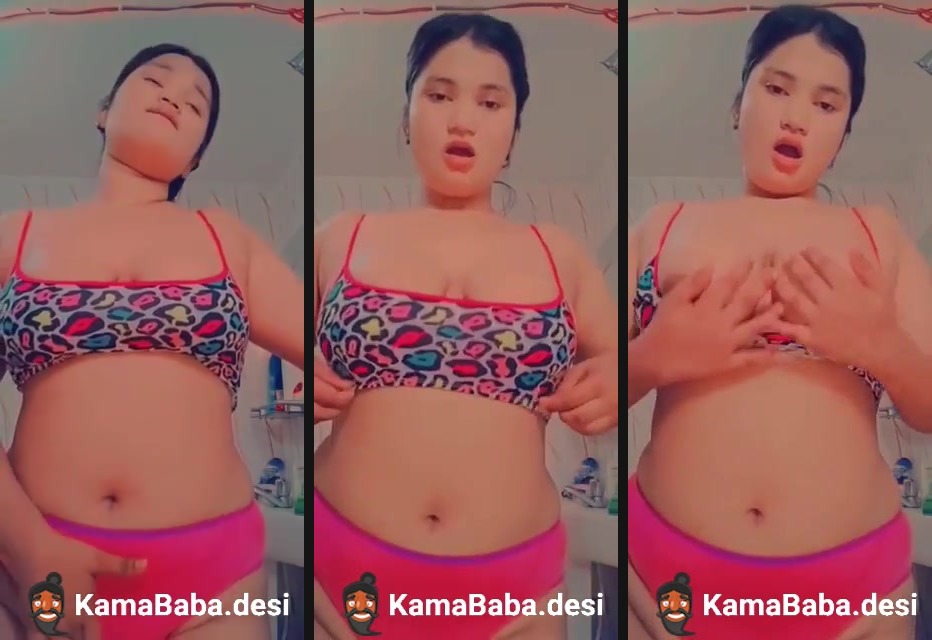 Big boob girl records her nude MMS while pressing her boobs