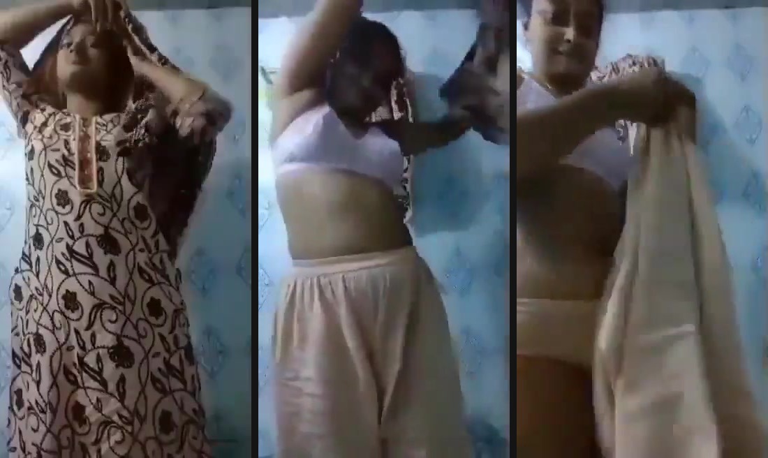 Muslim desi nude girl records her stripping nude MMS