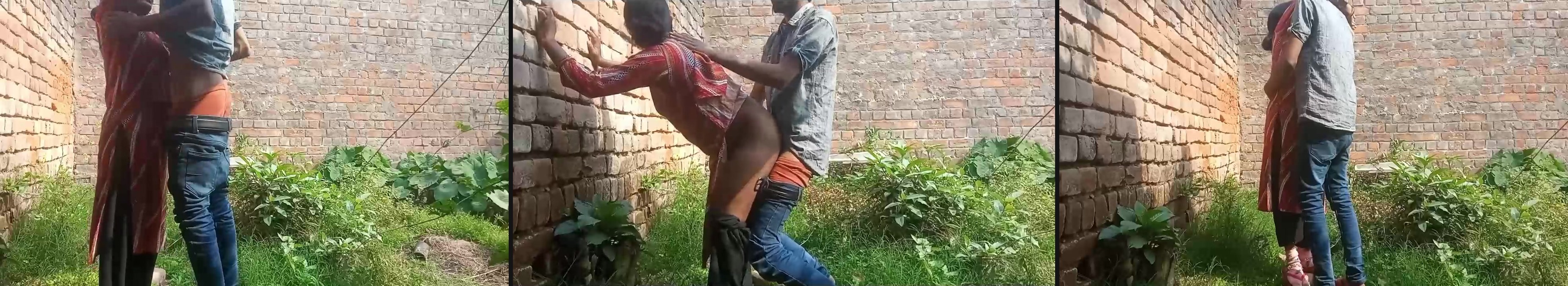 The guy fucks his married GF outdoors in a desi sex video