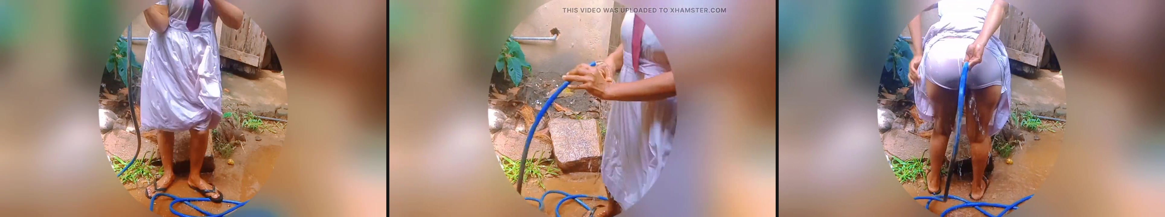 Srirangam school girl outdoor bathing video asiyan college girl outside bathing time school girl hot video college girl teen gir
